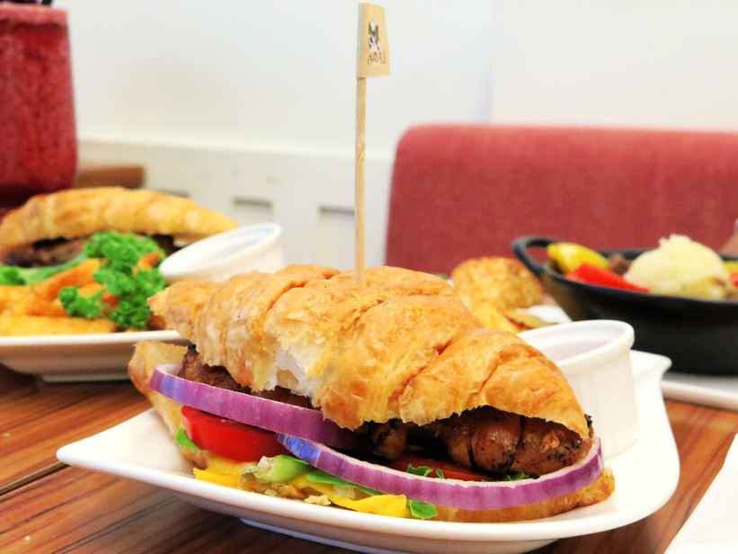 1501304561-3846857582_l.jpg?v=1501304952