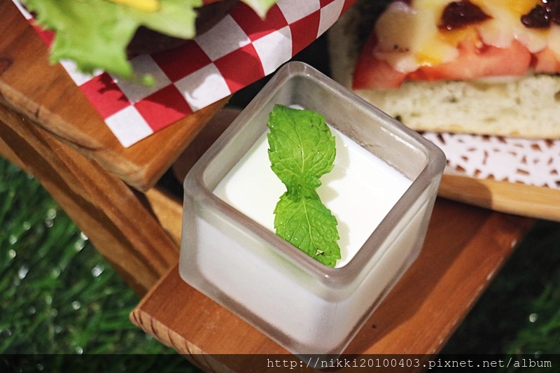 1523118797-2517792300.jpg?v=1523118813