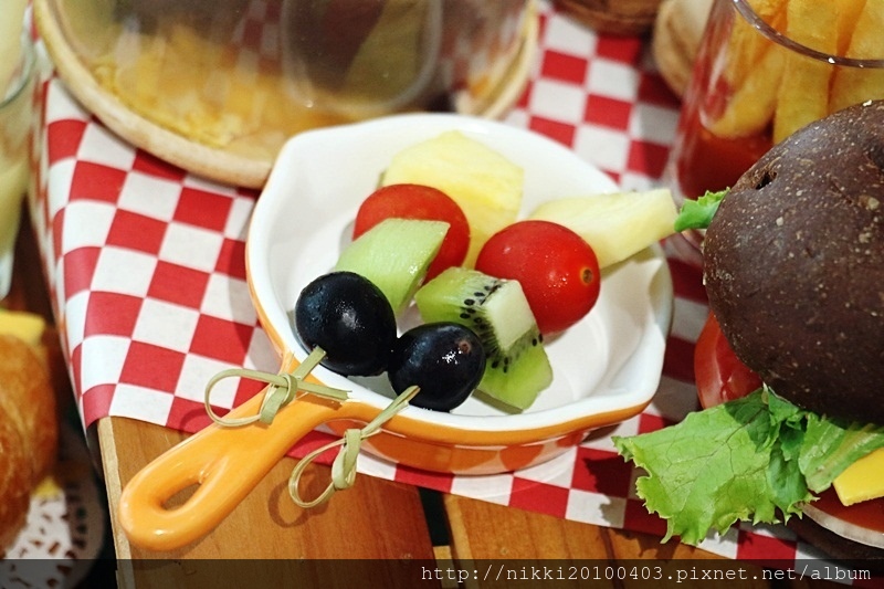 1523118795-3584249037.jpg?v=1523118813