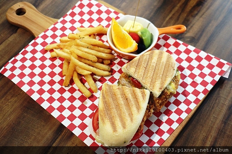 1523118800-2449295897.jpg?v=1523118813