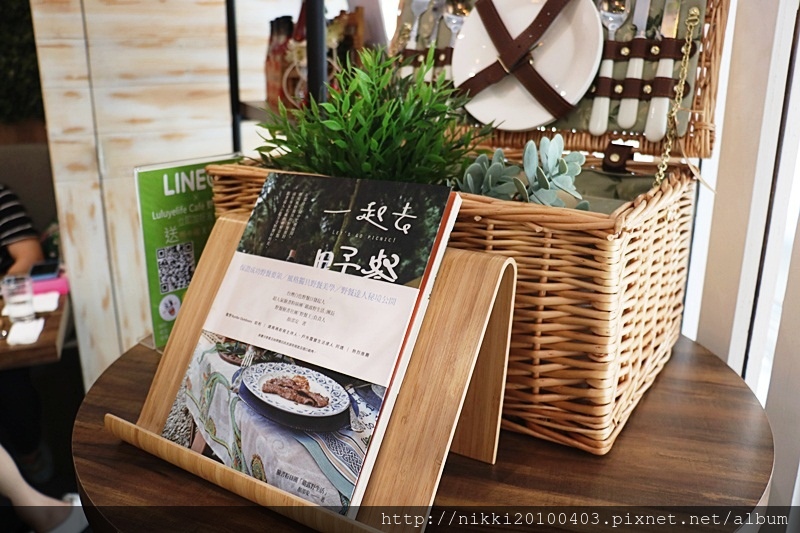 1523118788-3095956200.jpg?v=1523118812