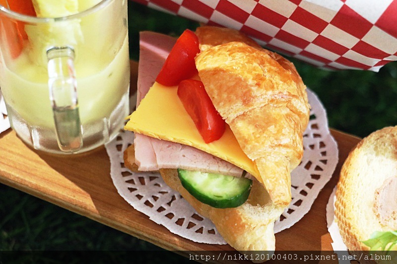 1523118794-4232637888.jpg?v=1523118813