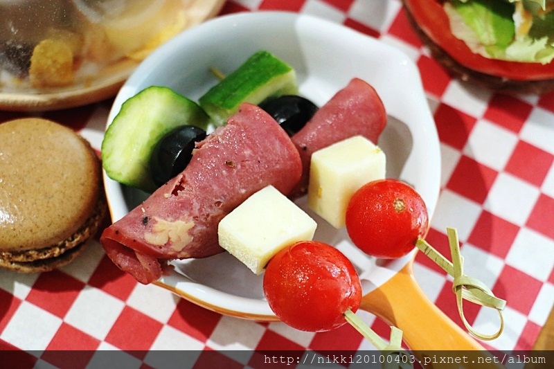 1523118794-886615795.jpg?v=1523118813