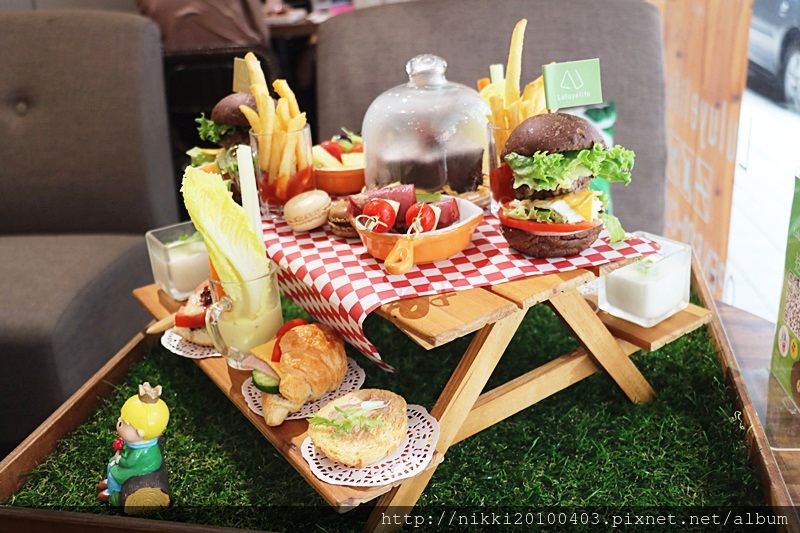 1523118795-2740527461.jpg?v=1523118813