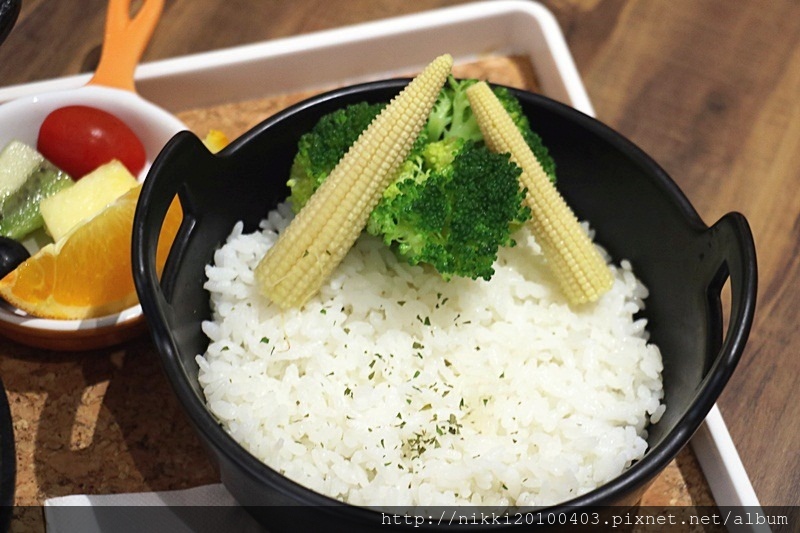 1523118799-849737458.jpg?v=1523118813