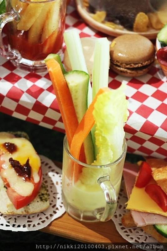 1523118795-3260813319.jpg?v=1523118813