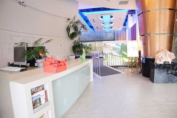 1525713510-439431946_n.jpg?v=1525713576