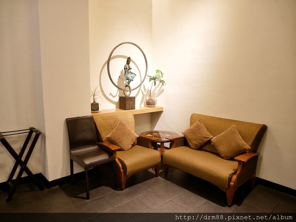 1523937354-2014930963_l.jpg?v=1524031076