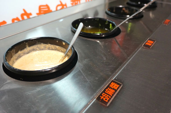 嗑肉石鍋(嗑肉石鍋(昌平店))：台中北屯【嗑肉石鍋昌平店】只要999就能享用雙人豪華海陸雙拼鍋，大口吃肉吃龍蝦好過癮