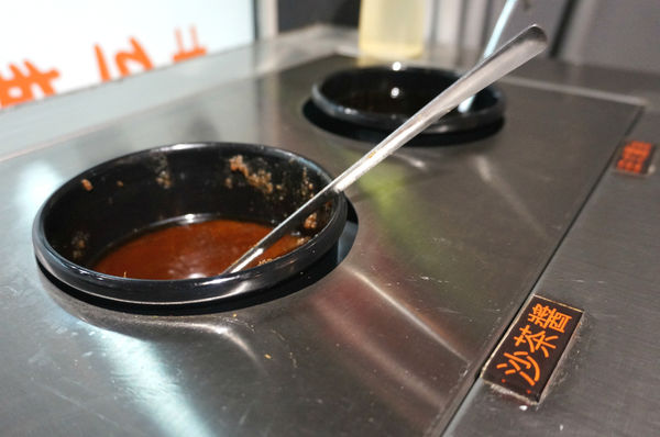 嗑肉石鍋(嗑肉石鍋(昌平店))：台中北屯【嗑肉石鍋昌平店】只要999就能享用雙人豪華海陸雙拼鍋，大口吃肉吃龍蝦好過癮