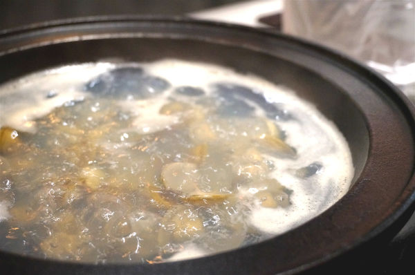 嗑肉石鍋(嗑肉石鍋(昌平店))：台中北屯【嗑肉石鍋昌平店】只要999就能享用雙人豪華海陸雙拼鍋，大口吃肉吃龍蝦好過癮