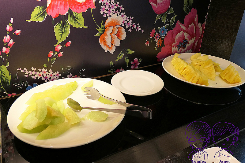 74 波卡拉渡假會館 早餐 水果