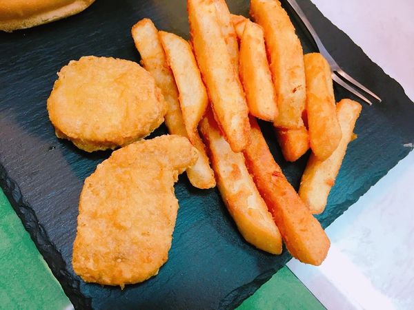 35644325_2225509814131858_383173664771670016_n