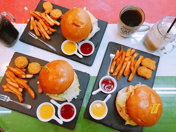 35792913_2225509134131926_73268405448212480_n