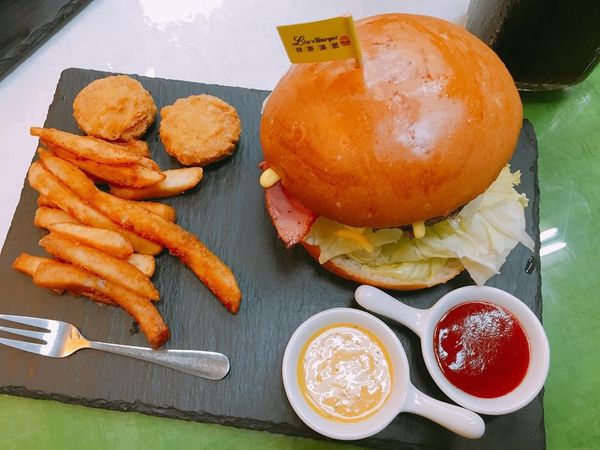 35646162_2225509334131906_1284549461816639488_n