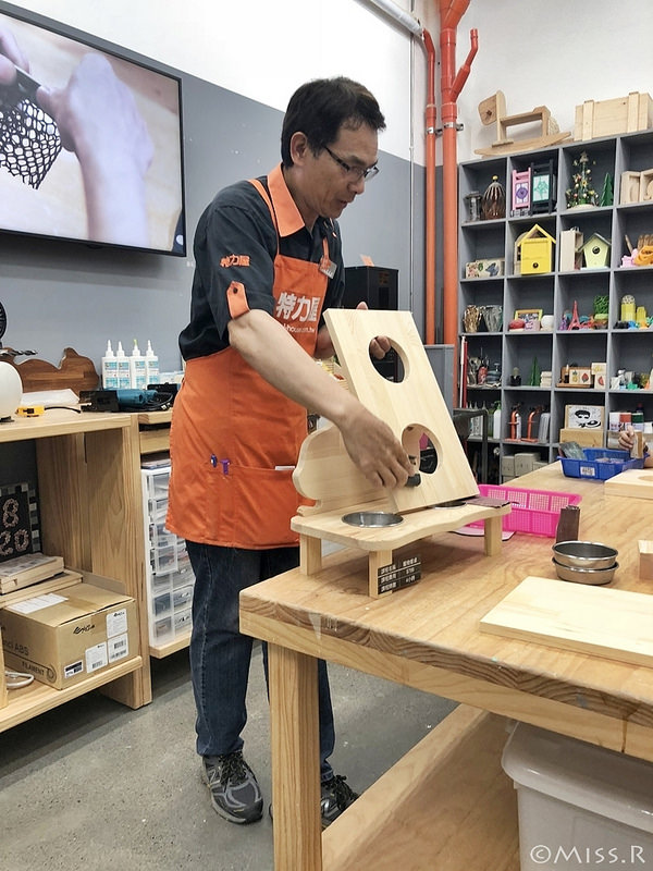 特力屋手創空間 特力屋台中西屯 特力屋DIY 特力屋木工體驗 木工手作教學 親子DIY 特力屋寵物餐桌 寵物餐桌自製31