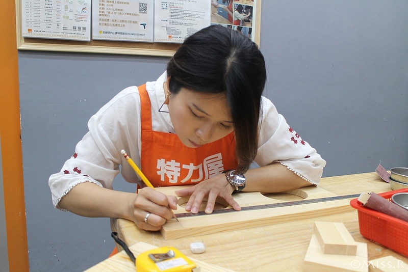 特力屋手創空間 特力屋台中西屯 特力屋DIY 特力屋木工體驗 木工手作教學 親子DIY 特力屋寵物餐桌 寵物餐桌自製24