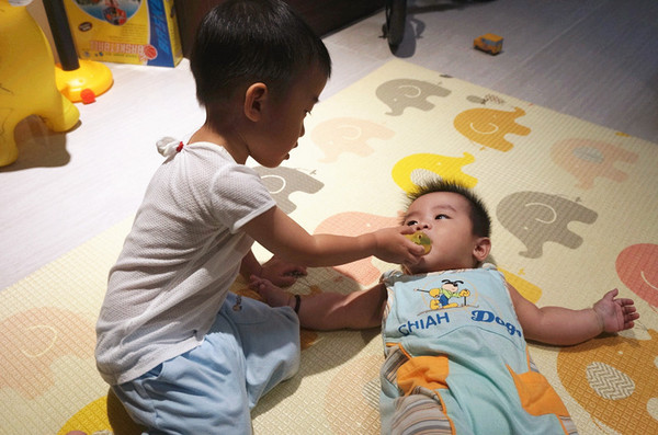 Usbaby優生-優生矽晶安撫奶嘴:【嬰兒好物】 優生矽晶安撫奶嘴,寶寶奶嘴、新生兒奶嘴、360度無縫好清洗真放心