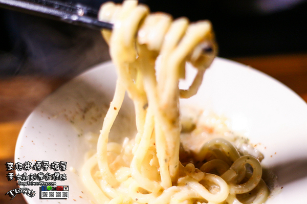 來吧串燒居酒屋【台北美食】|台北信義區國父紀念館附近的深夜美食；舒適溫馨的客廳飲酒吧!