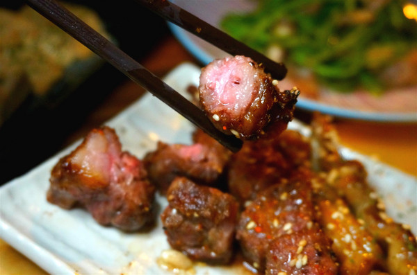 來吧BAR：【食記】台北信義區，國父紀念館站。下班後聚餐小酌的好選擇，創意滿點的串燒居酒屋【來吧】