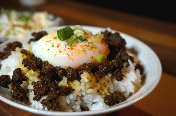 來吧BAR：【食記】台北信義區，國父紀念館站。下班後聚餐小酌的好選擇，創意滿點的串燒居酒屋【來吧】