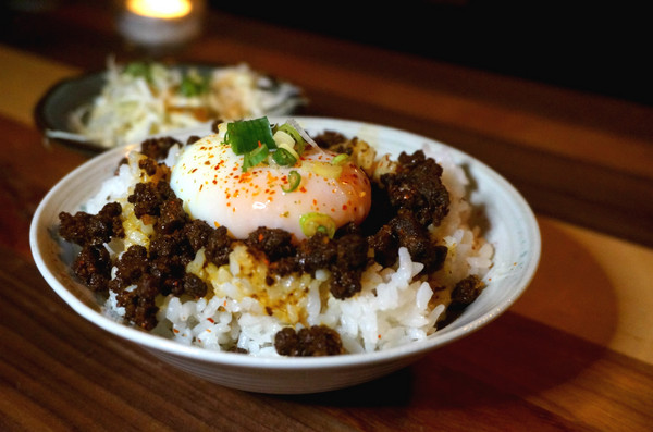 來吧BAR：【食記】台北信義區，國父紀念館站。下班後聚餐小酌的好選擇，創意滿點的串燒居酒屋【來吧】