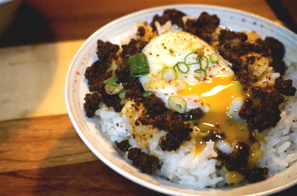 來吧BAR：【食記】台北信義區，國父紀念館站。下班後聚餐小酌的好選擇，創意滿點的串燒居酒屋【來吧】