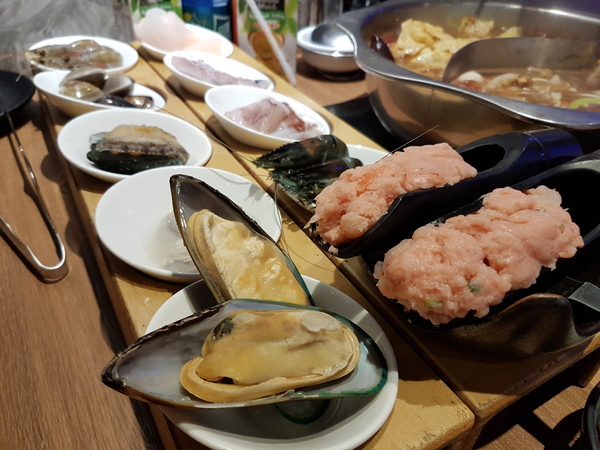 小當家海鮮鍋物(民權分店)：【台北中山】 捷運中山國小站 小當家海鮮鍋物 火鍋聚餐