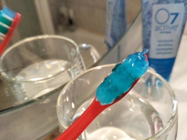 植牙與牙周氧護牙膏3