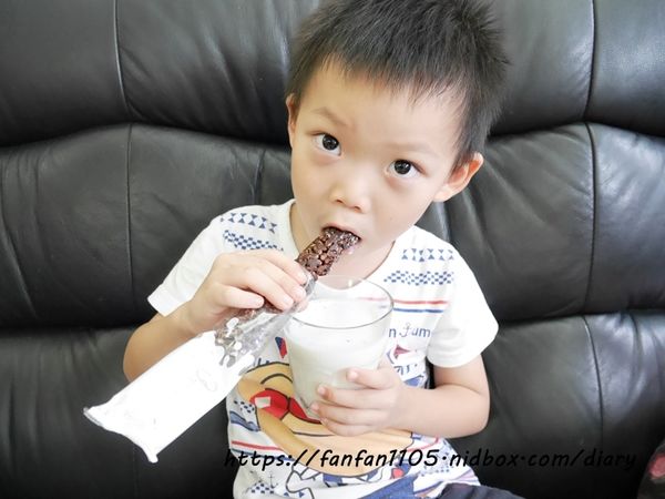 網路熱銷伴手禮【杜倫先生Mr. Turon】 #生乳起司麻糬燒 #米香棒 #甜點零食 #宅配團購 #甜點 #下午茶 #伴手禮 (6).JPG