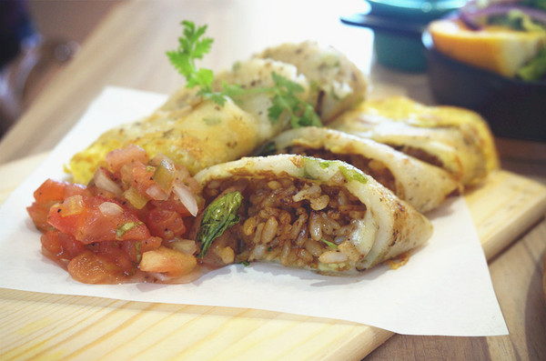 双黃手作料理：【食記。台中】双黃手作料理，晚鳥也能吃得到的平價早午餐！