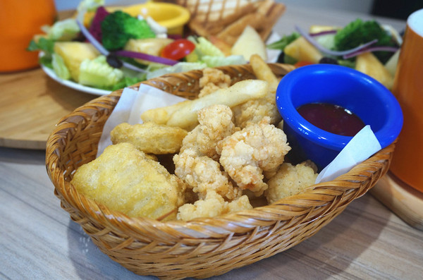 双黃手作料理：【食記。台中】双黃手作料理，晚鳥也能吃得到的平價早午餐！