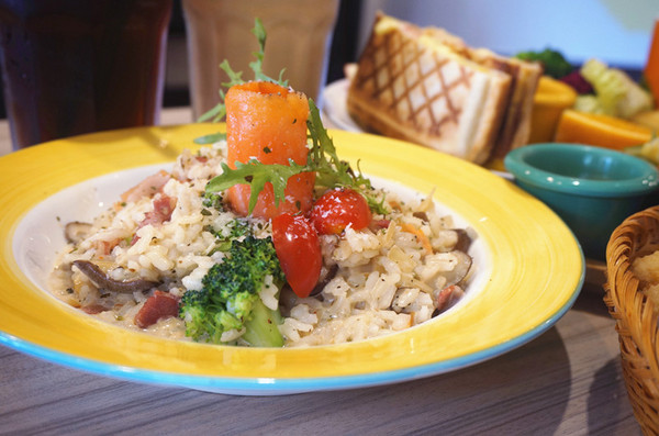 双黃手作料理：【食記。台中】双黃手作料理，晚鳥也能吃得到的平價早午餐！