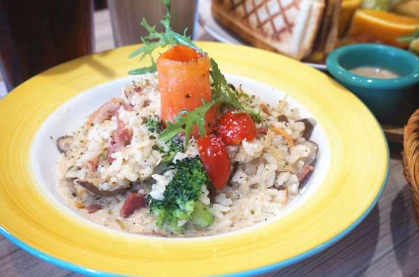 双黃手作料理：【食記。台中】双黃手作料理，晚鳥也能吃得到的平價早午餐！