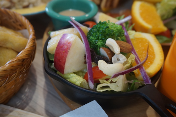 双黃手作料理：【食記。台中】双黃手作料理，晚鳥也能吃得到的平價早午餐！