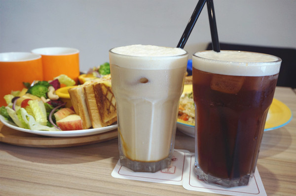 双黃手作料理：【食記。台中】双黃手作料理，晚鳥也能吃得到的平價早午餐！