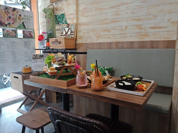 çé²éçæ´»Luluyelife CafÃ©ï¼çé²éçæ´» LULUYELIFE CAFÃ - è¼é£ä¸åè¶ä¿¡ç¾©å®åç«éé¤é¤å»³ãå°åå¤ç´ä½ç½®