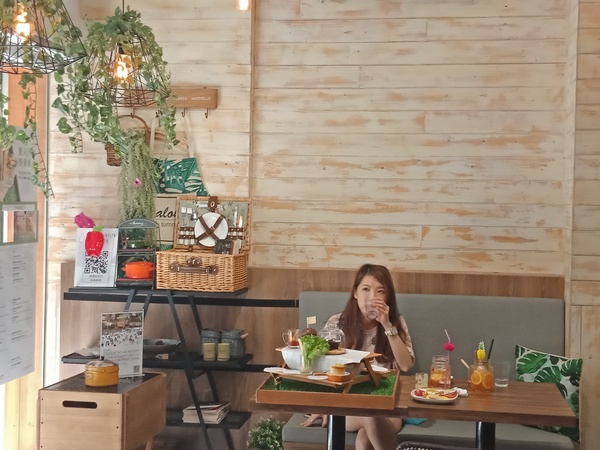 çé²éçæ´»Luluyelife CafÃ©ï¼çé²éçæ´» LULUYELIFE CAFÃ - è¼é£ä¸åè¶ä¿¡ç¾©å®åç«éé¤é¤å»³ãå°åå¤ç´ä½ç½®