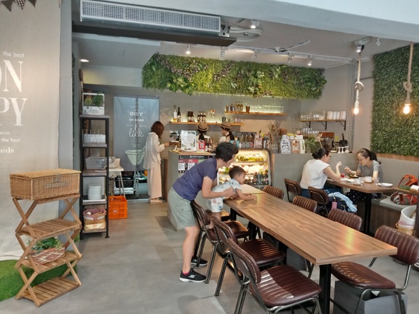 çé²éçæ´»Luluyelife CafÃ©ï¼çé²éçæ´» LULUYELIFE CAFÃ - è¼é£ä¸åè¶ä¿¡ç¾©å®åç«éé¤é¤å»³ãå°åå¤ç´ä½ç½®