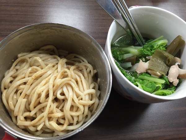 點線麵 單純不簡單 簡單做好麵：[快速料理]點線麵-單純不簡單的冷凍方便麵，好吃的快速乾拌麵3分鐘就可以香噴噴上桌!