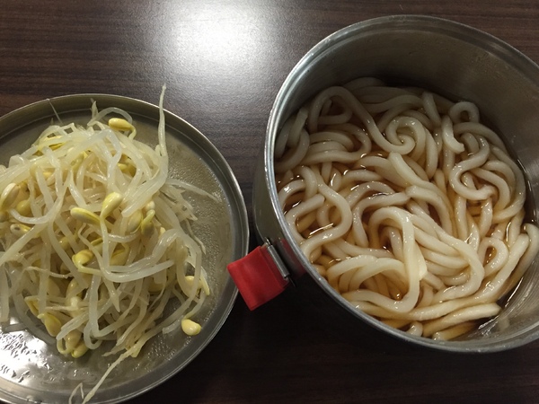 點線麵 單純不簡單 簡單做好麵：[快速料理]點線麵-單純不簡單的冷凍方便麵，好吃的快速乾拌麵3分鐘就可以香噴噴上桌!