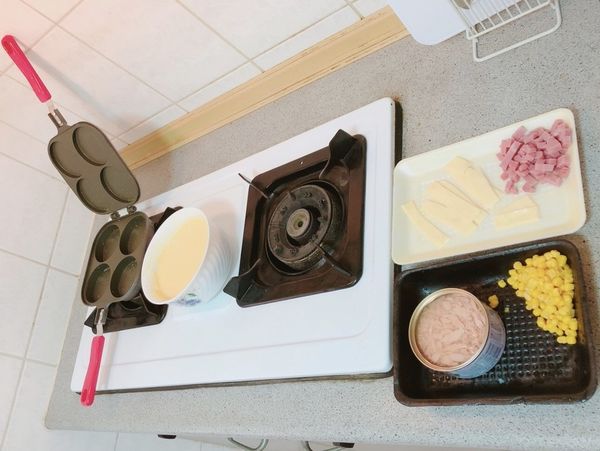 【開箱】自製鬆餅超簡單!日本珍珠金屬不沾雙面車輪餅烤盤。瓦斯爐即可操作的造型模具烤盤。在家就能輕鬆品嚐夜市小點心。輕巧不沾使用方便還能親子同樂DIY - 車輪餅不沾雙面烤盤(銀灰色)