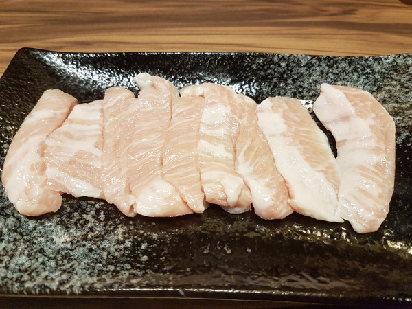 爸爸笑特色燒肉：【台北@大安】台北東區餐廳 爸爸笑特色燒肉 仁愛周邊美食 朋友聚餐