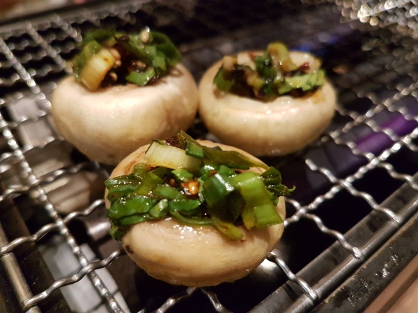 爸爸笑特色燒肉：【台北@大安】台北東區餐廳 爸爸笑特色燒肉 仁愛周邊美食 朋友聚餐