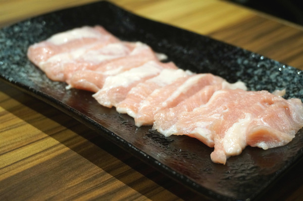 爸爸笑特色燒肉：【食記】台北東區優質燒肉「爸爸笑特色燒肉」夜裏的聚餐好去處