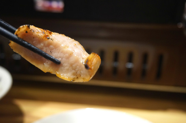 爸爸笑特色燒肉：【食記】台北東區優質燒肉「爸爸笑特色燒肉」夜裏的聚餐好去處