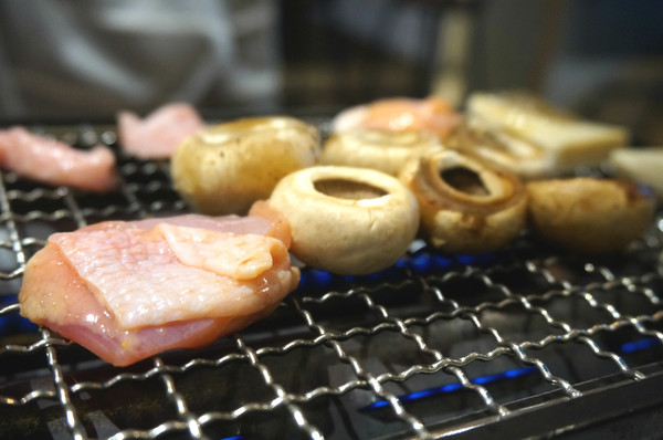 爸爸笑特色燒肉：【食記】台北東區優質燒肉「爸爸笑特色燒肉」夜裏的聚餐好去處