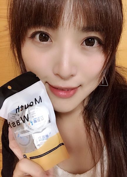 【開箱】約會 / 開會一定要有的隨身漱口水＆超方便口腔噴霧。搭配無酒精漱口水養成潔牙好習慣維護牙齒健康－醣活力天然酵素牙膏