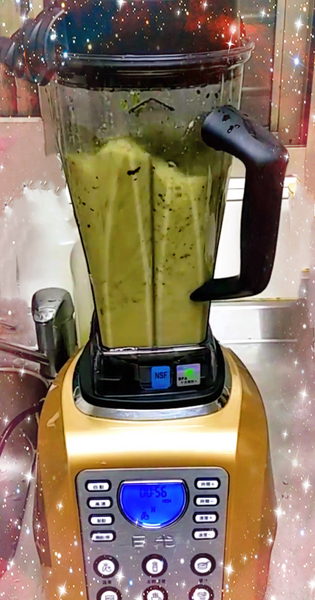 V.G BOOM 綠拿鐵鮮凍包：[美食]V.G BOOM-宅配綠拿鐵好健康，還有豆漿穀漿喔!體內環保也可以好簡單^^