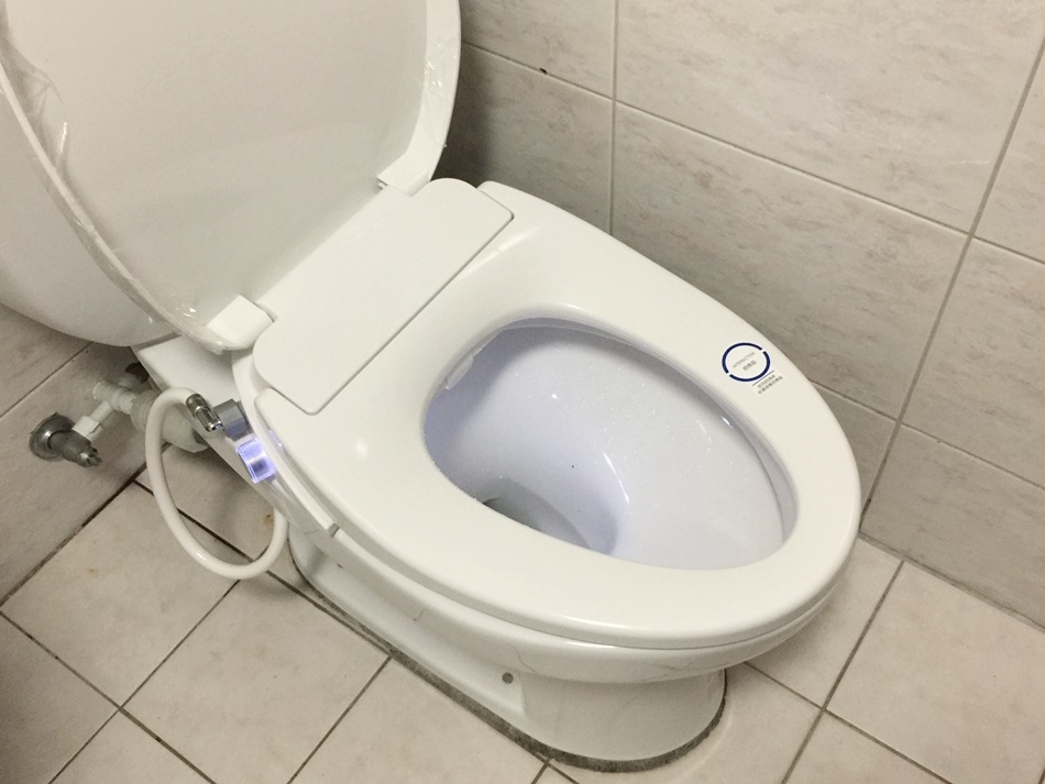 【開箱】【KARAT凱樂衛浴】美國進口(KOHLER)超薄型瞬熱式電腦馬桶座，採用抗菌銀離子噴嘴更衛生，提供2種模式，3段水溫清洗，3段暖座，呵護屁屁，有效提升衛生品質，用過就回不去，上廁所變成最享受的一件事